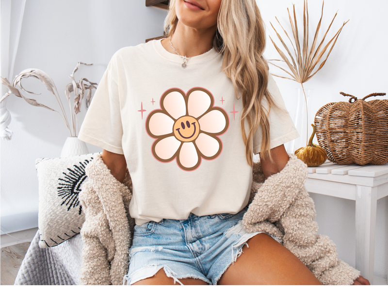 Smiley Daisy Graphic Tee