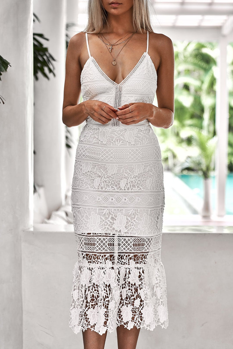 ESTELLE DRESS , WHITE XENIA BOUTIQUE , TWO SISTERS THE LABEL , KYLIE JENNER , KYLIE COSMETICS, CLOSE UP , SEXY , FASHION